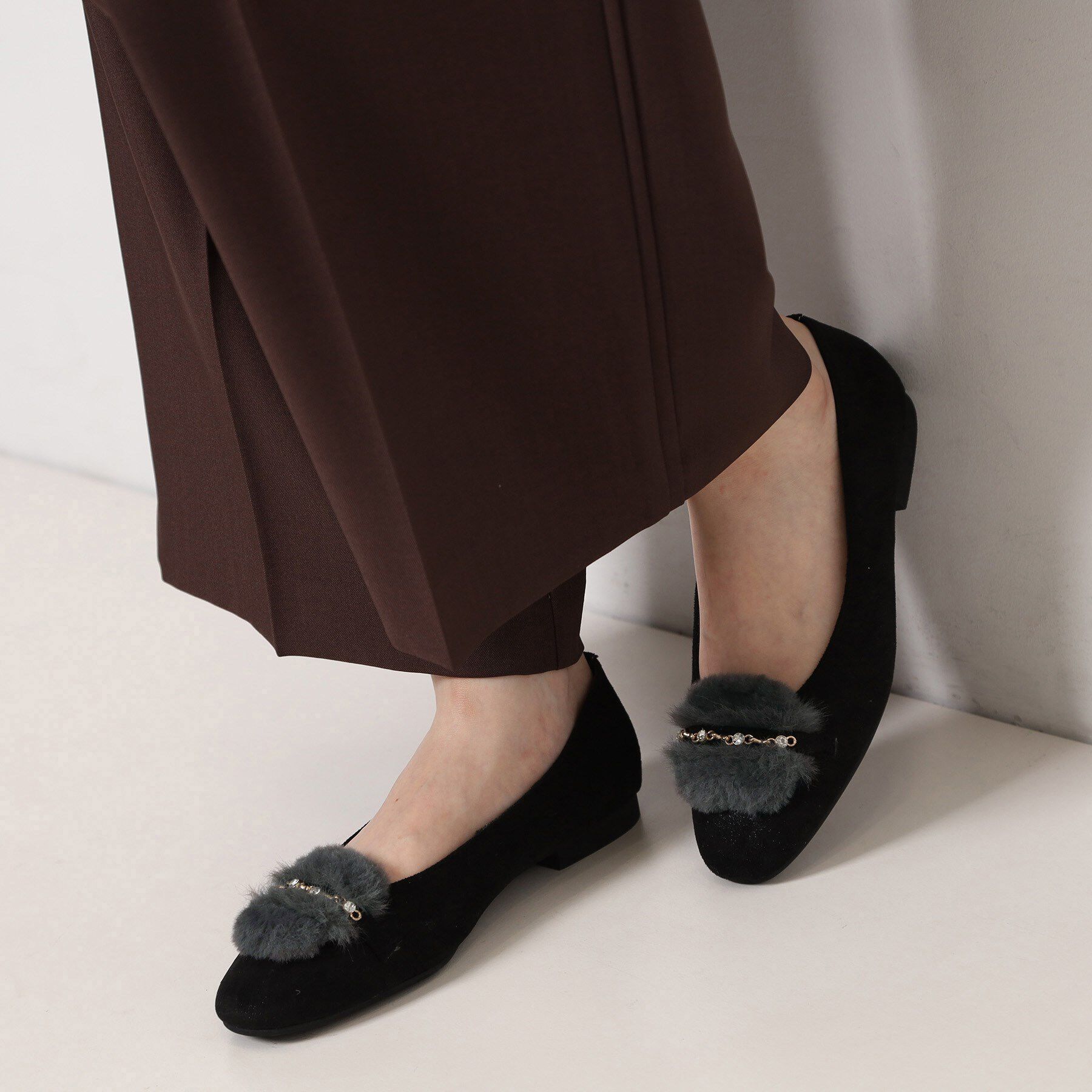 ESPERANZA「ビジューフェイクファーフラットパンプス」|パンプス|ブラック(919)