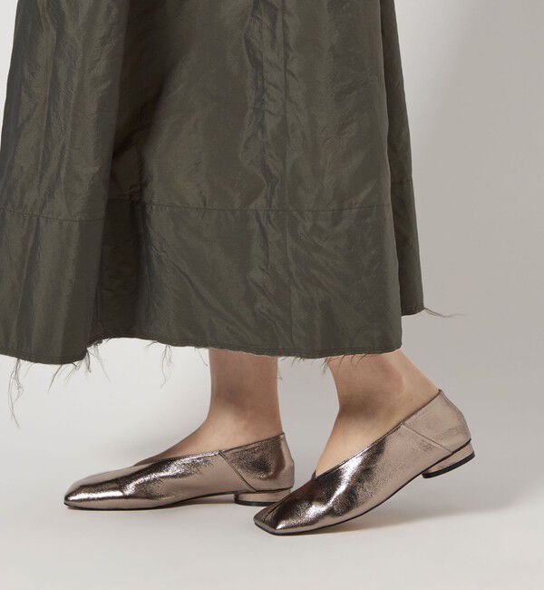 ODETTE E ODILE「オブリークスクエアトゥフラット15&darr;&uarr;」|パンプス|