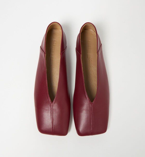 ODETTE E ODILE「オブリークスクエアトゥフラット15&darr;&uarr;」|パンプス|RED