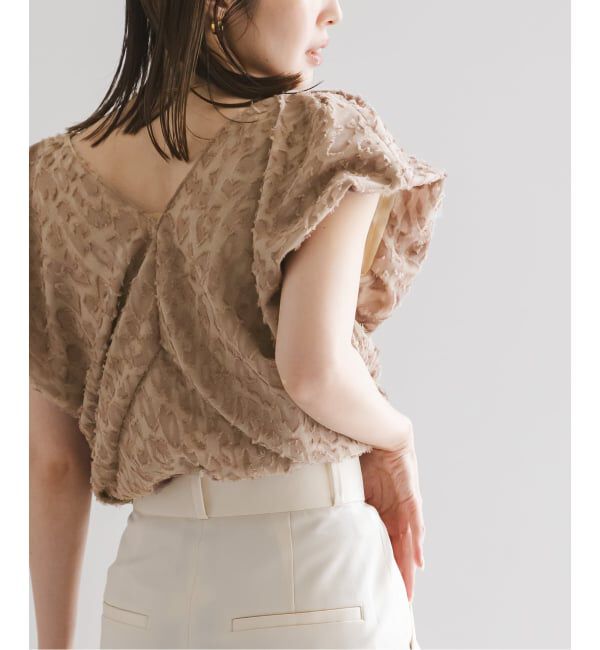 NOBLE「【洗える】レオパードジャガードデコルテVブラウス」|シャツ・ブラウス|