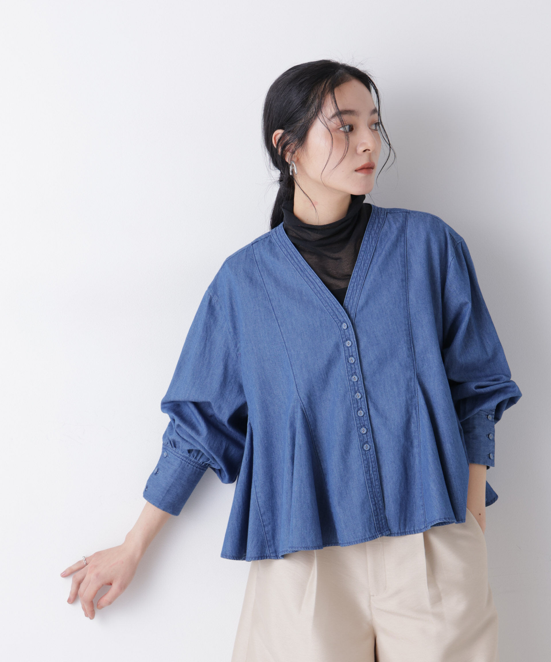 nano･universe「ライトデニムフレアブラウス」|シャツ・ブラウス|ブルー
