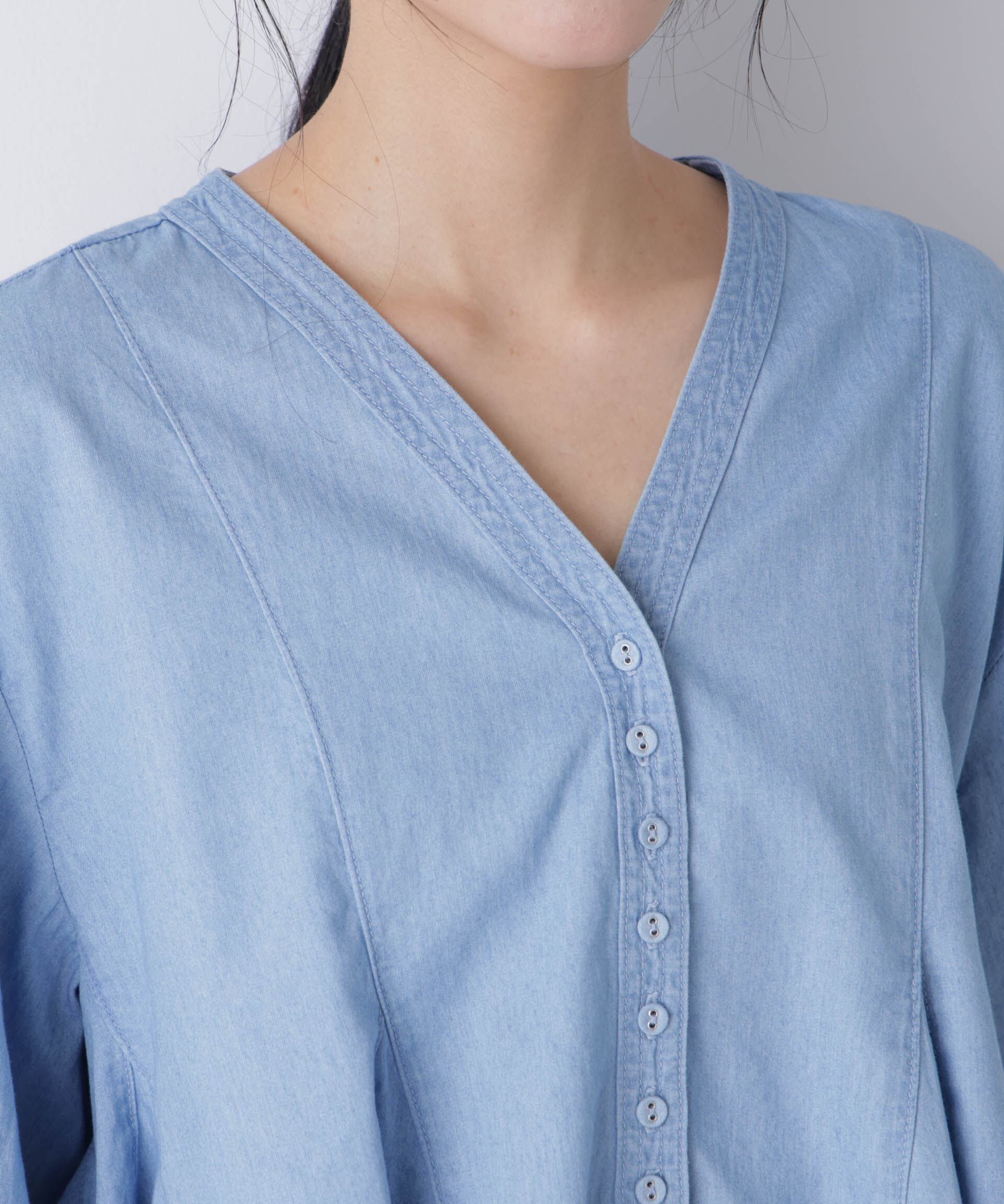 nano･universe「ライトデニムフレアブラウス」|シャツ・ブラウス|