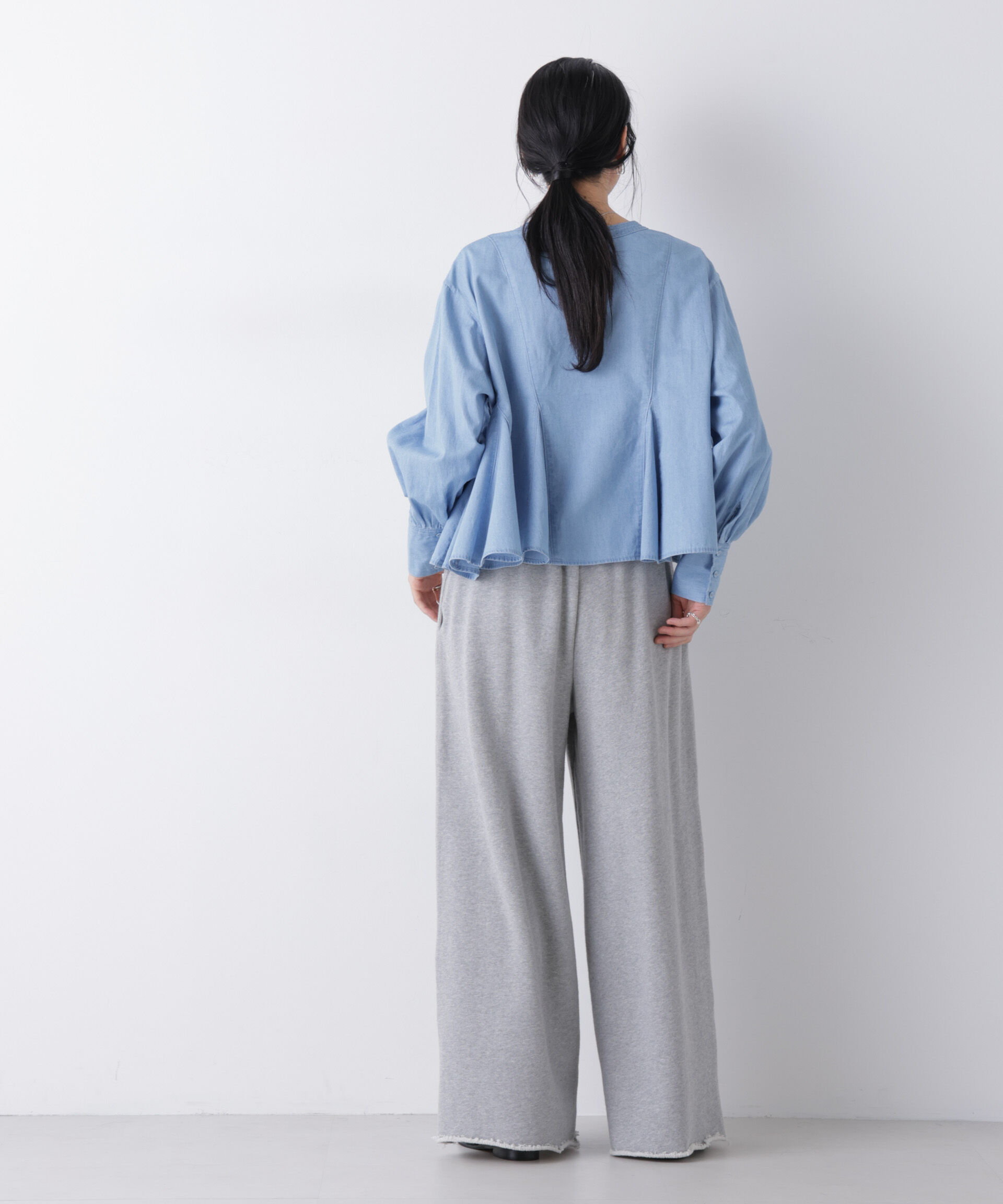 nano･universe「ライトデニムフレアブラウス」|シャツ・ブラウス|