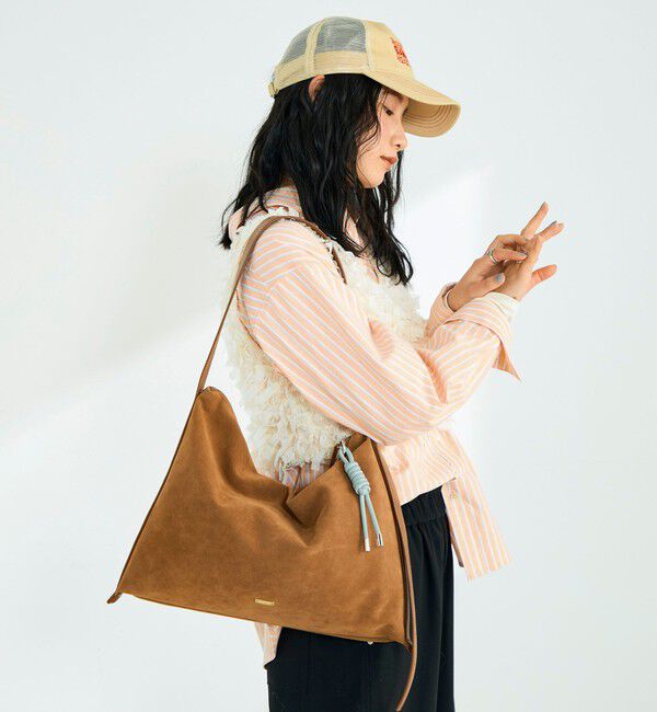 fredy emue「フェイクスエードソフトスクエアショルダーバッグ」|ショルダー・メッセンジャー|