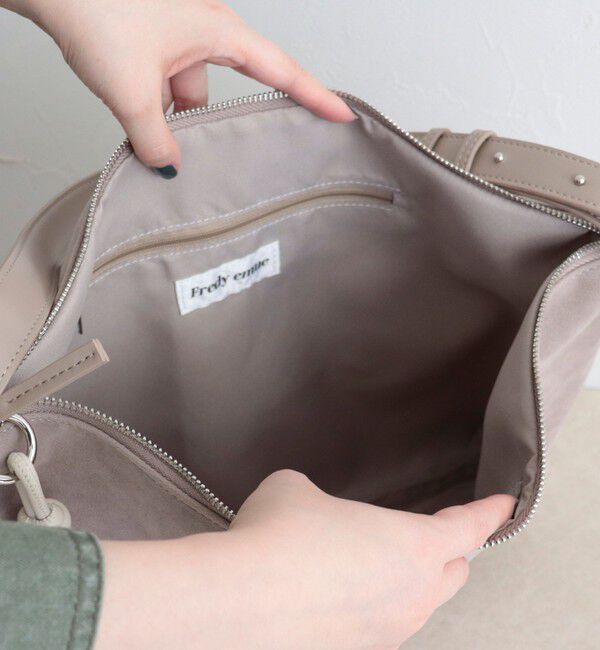 fredy emue「フェイクスエードソフトスクエアショルダーバッグ」|ショルダー・メッセンジャー|