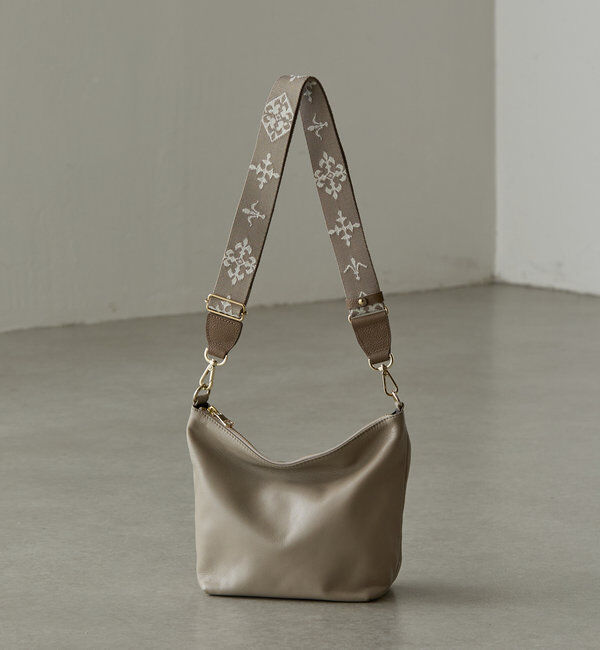  「《3/4～価格改定》ソフトレザーシンプルショルダーバッグ 」|ショルダー・メッセンジャー|