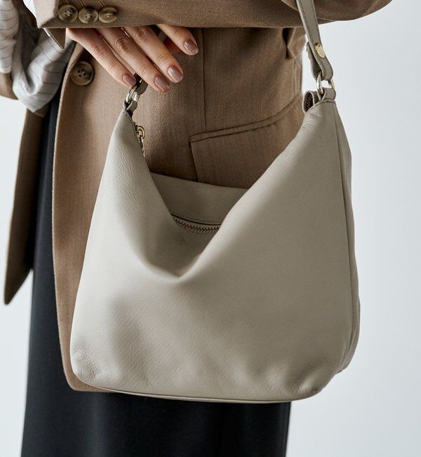  「《3/4～価格改定》ソフトレザーシンプルショルダーバッグ 」|ショルダー・メッセンジャー|