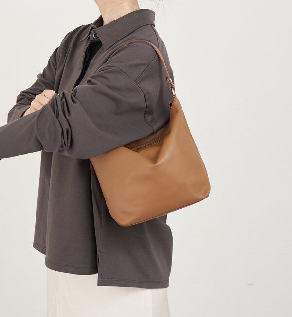  「《3/4～価格改定》ソフトレザーシンプルショルダーバッグ 」|ショルダー・メッセンジャー|