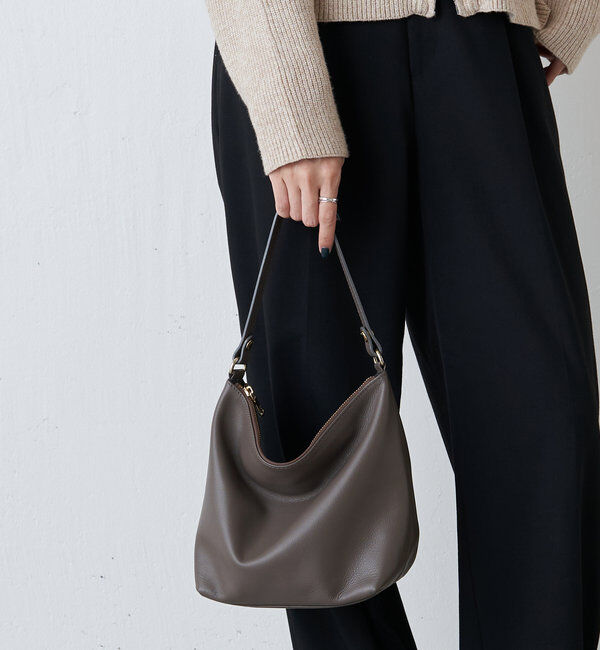  「《3/4～価格改定》ソフトレザーシンプルショルダーバッグ 」|ショルダー・メッセンジャー|