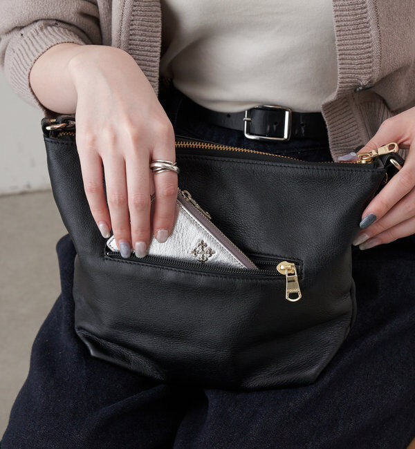  「《3/4～価格改定》ソフトレザーシンプルショルダーバッグ 」|ショルダー・メッセンジャー|