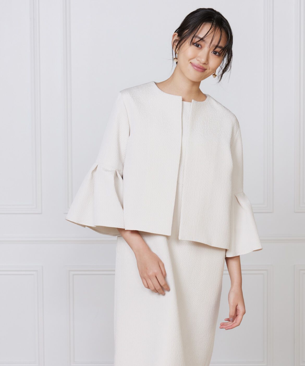 7-IDconcept.「《大きいサイズ》タックフレアースリーブジャケット」|ノーカラージャケット|