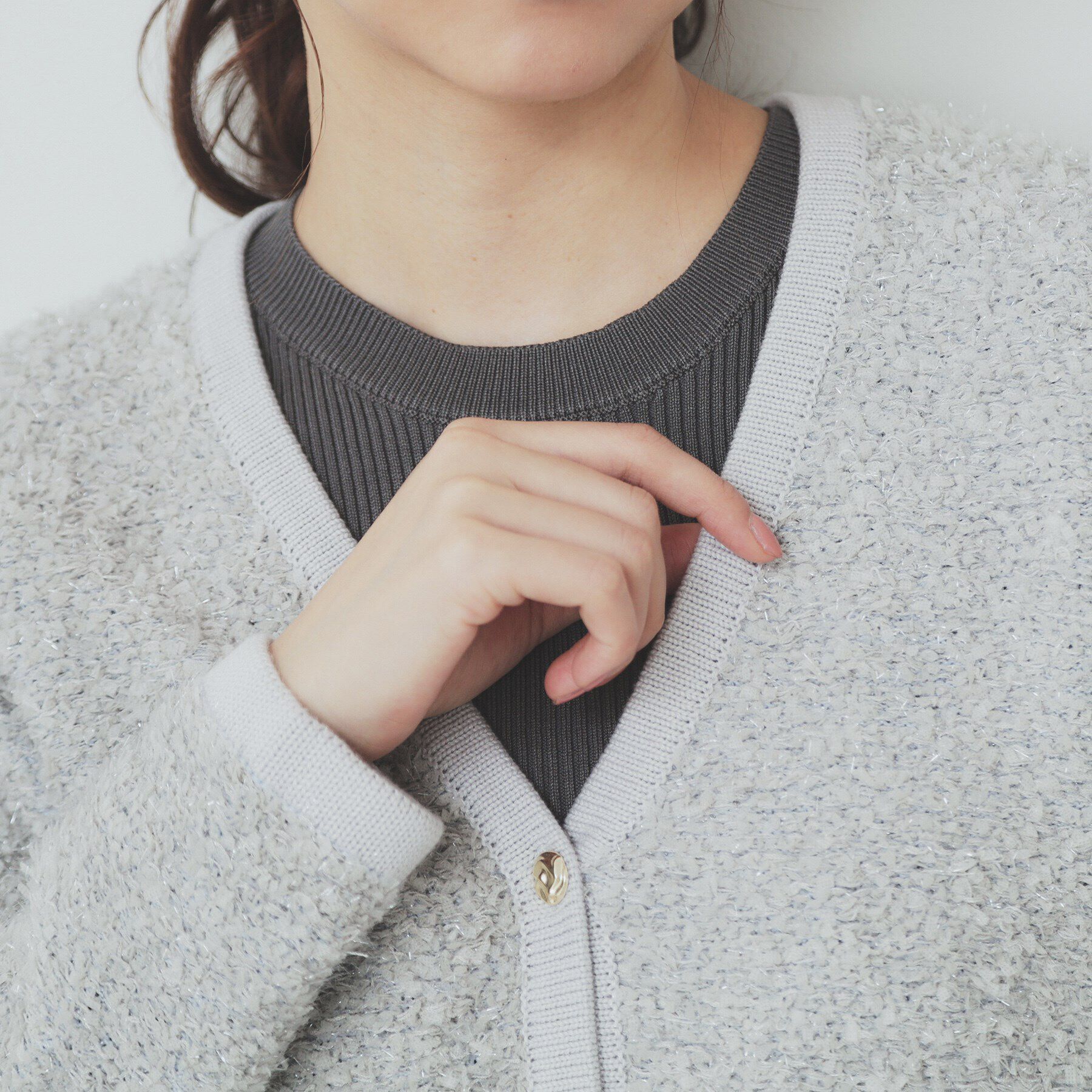 index「Vネックショートラメカーディガン【洗濯機洗い可】」|カーディガン|