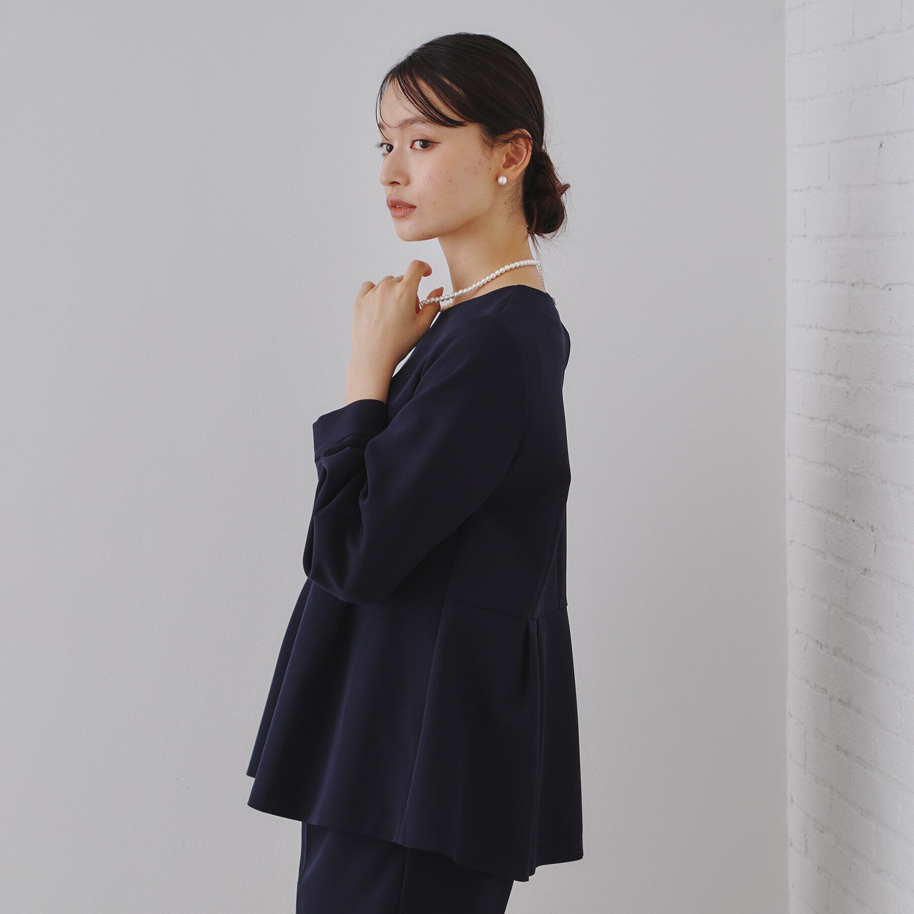 OPAQUE.CLIP「《通勤・セレモニー/セットアップ対応》ペプラムブラウス/ダブルクロス【洗濯機洗い可】」|シャツ・ブラウス|