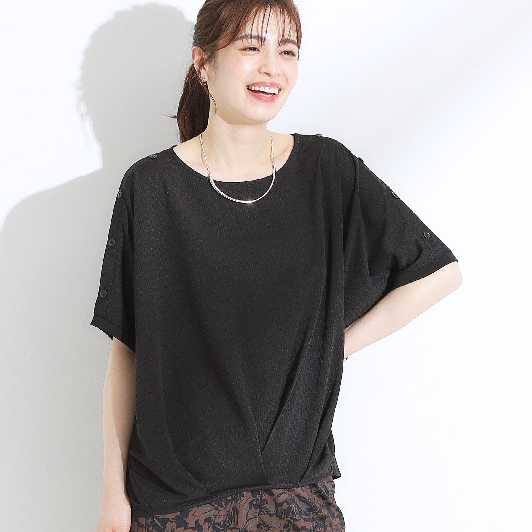 SHOO･LA･RUE「【ひんやり/UV】高気温でも快適に インせず決まるドルマントップス」|Tシャツ・カットソー|ブラック(019)