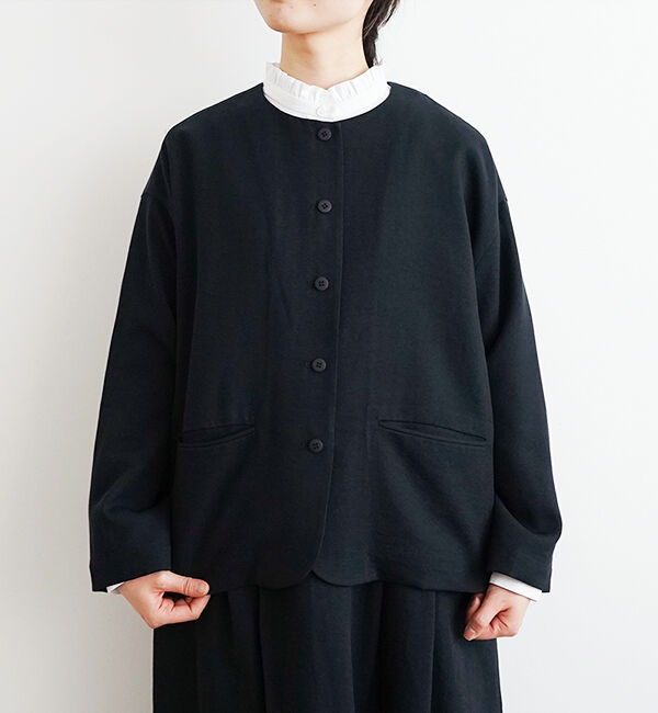 オローネ「シャルロットジャケット」|ノーカラージャケット|ネイビー