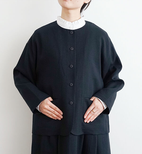 オローネ「シャルロットジャケット」|ノーカラージャケット|