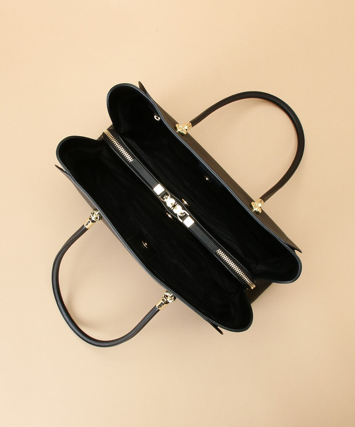 Samantha Thavasa「アベクトワ レザースクエアトートバッグ 大サイズ」|トートバッグ|