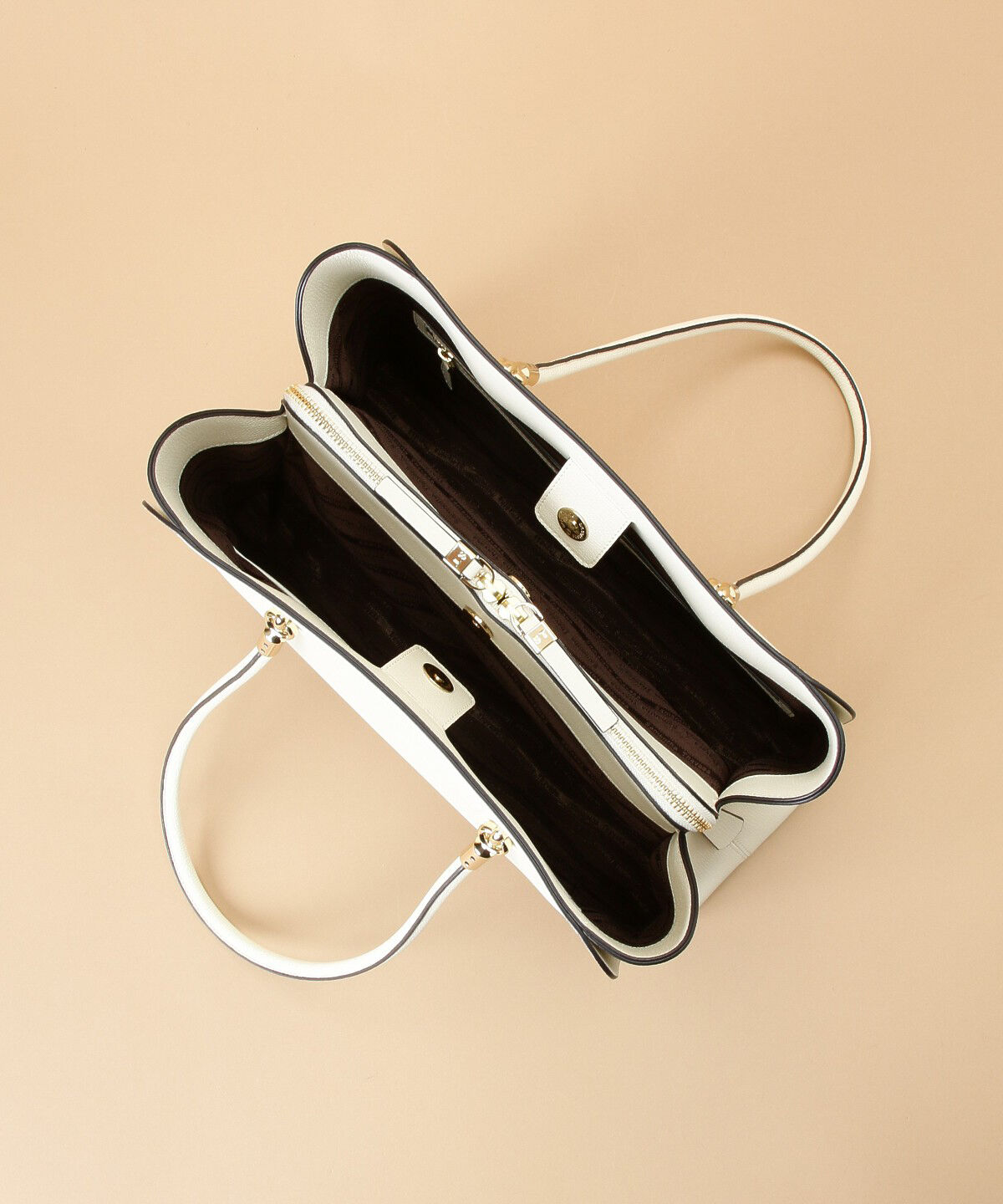 Samantha Thavasa「アベクトワ レザースクエアトートバッグ 大サイズ」|トートバッグ|