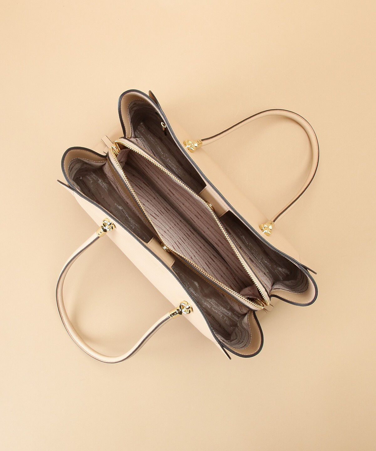 Samantha Thavasa「アベクトワ レザースクエアトートバッグ 大サイズ」|トートバッグ|