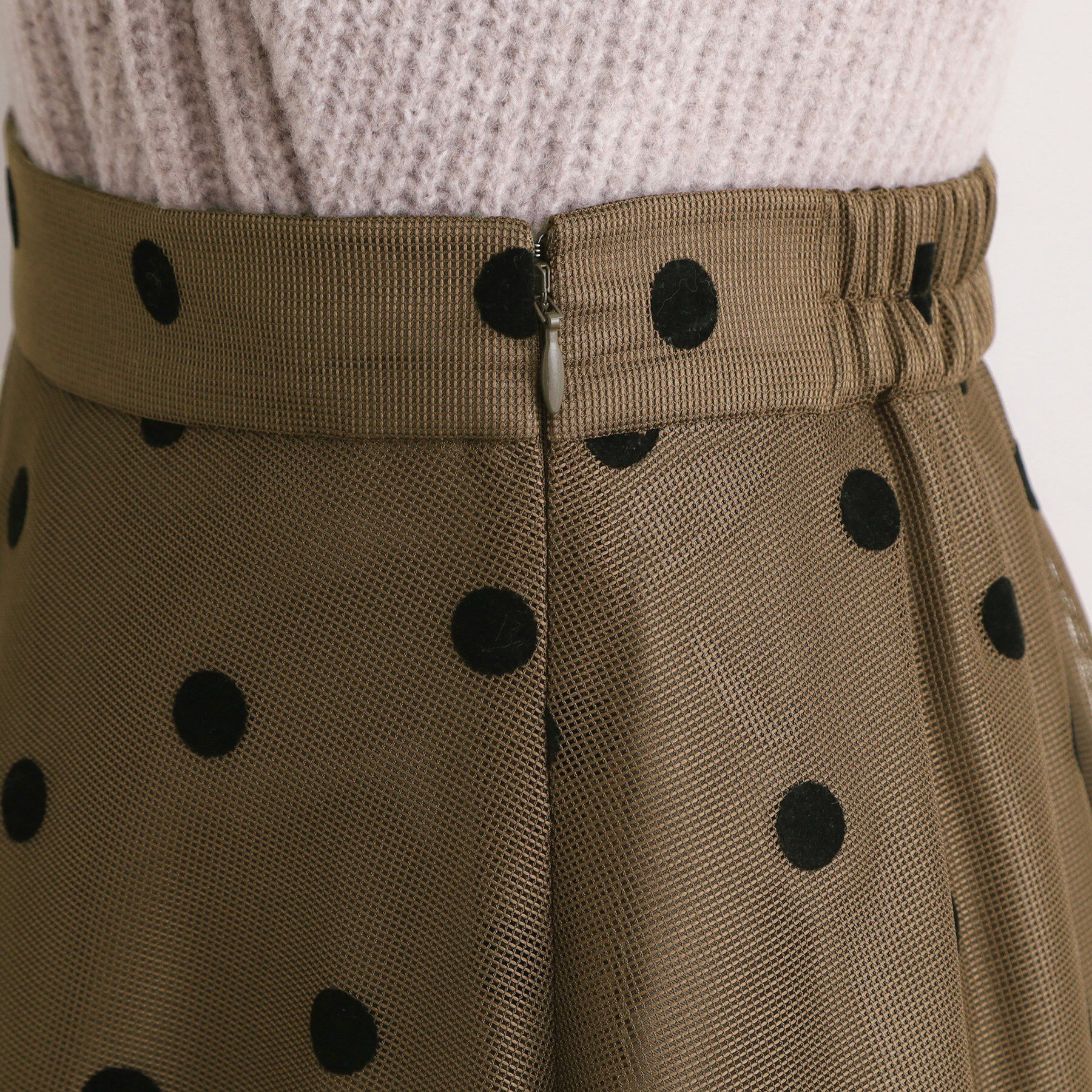 grove「甘さを抑えて、品よく華やぐ　メッシュフロッキードットスカート」|スカート|