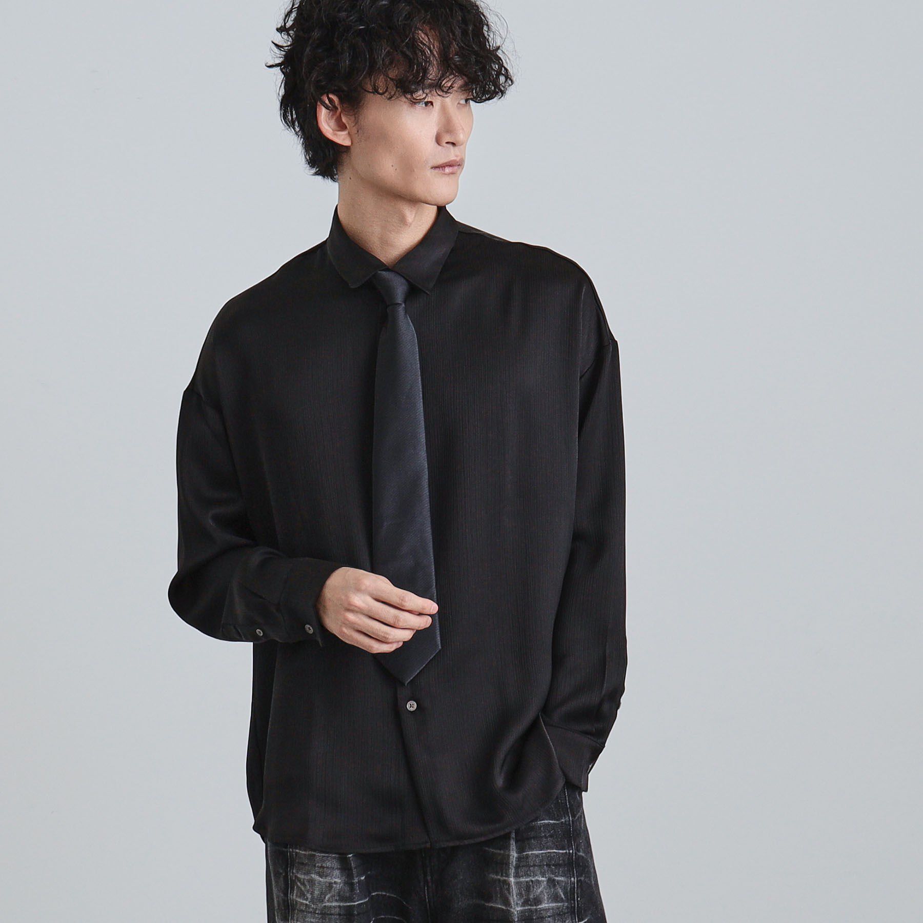 tk.TAKEO KIKUCHI「【ネクタイ付】ヨウリュウシャツ」|シャツ・ブラウス|ブラック(019)