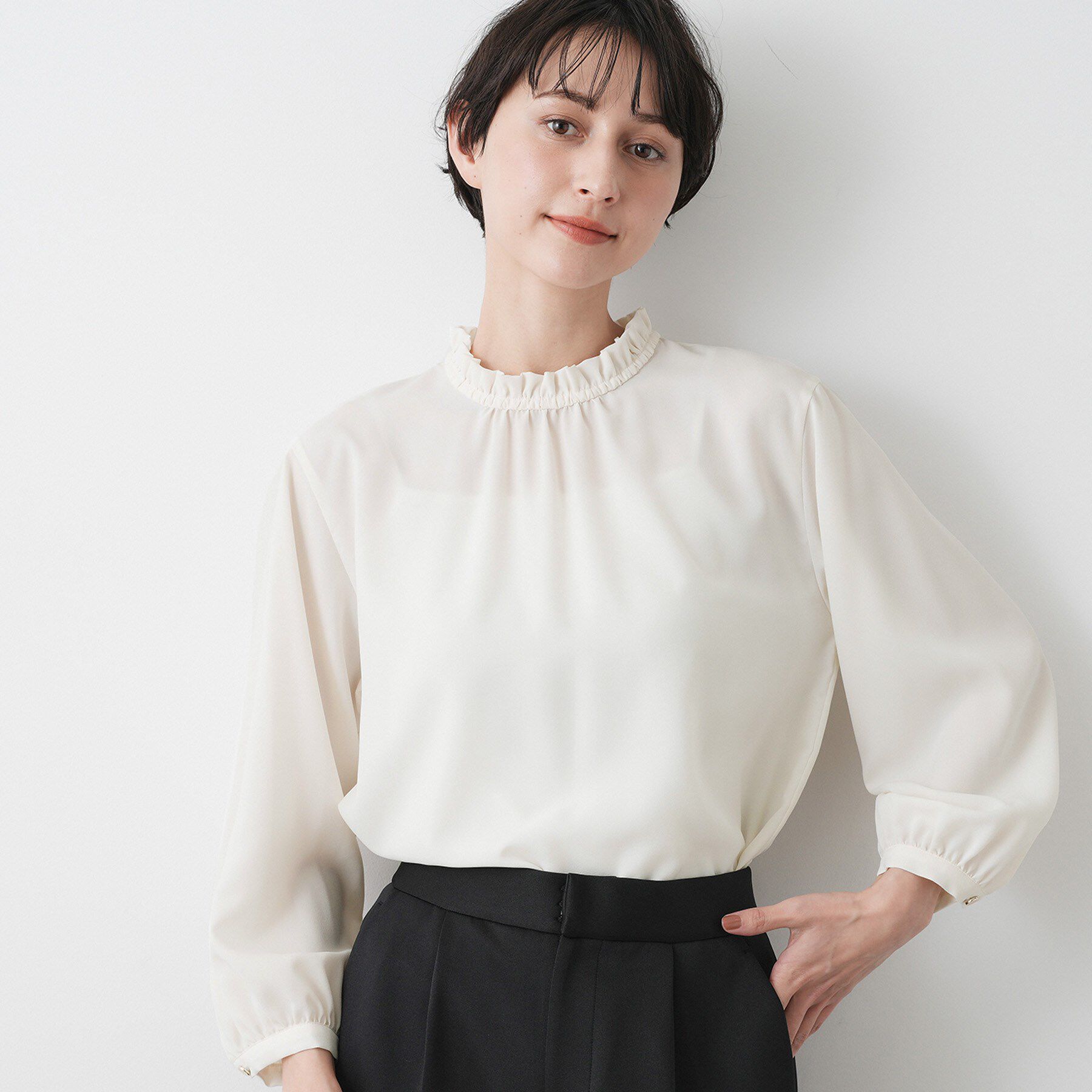 Dessin「【入卒/セレモニー/洗える】フリルネックジョーゼットブラウス」|シャツ・ブラウス|オフホワイト(003