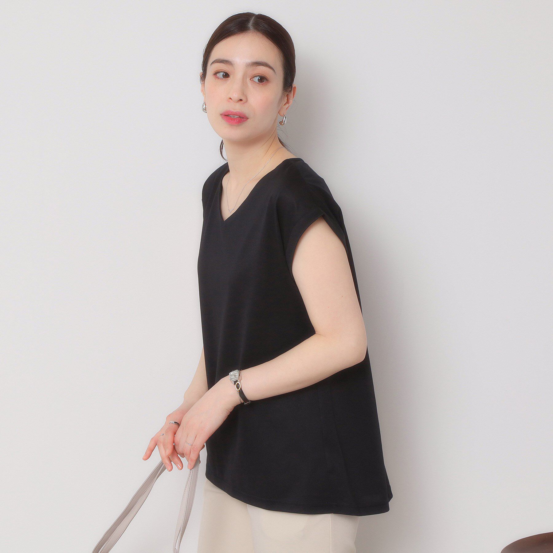 ITS&rsquo;DEMO「【吸水速乾／洗濯機OK／洗濯後しわになりにくい】カットミラノVネックプルオーバー」|Tシャツ・カットソー|