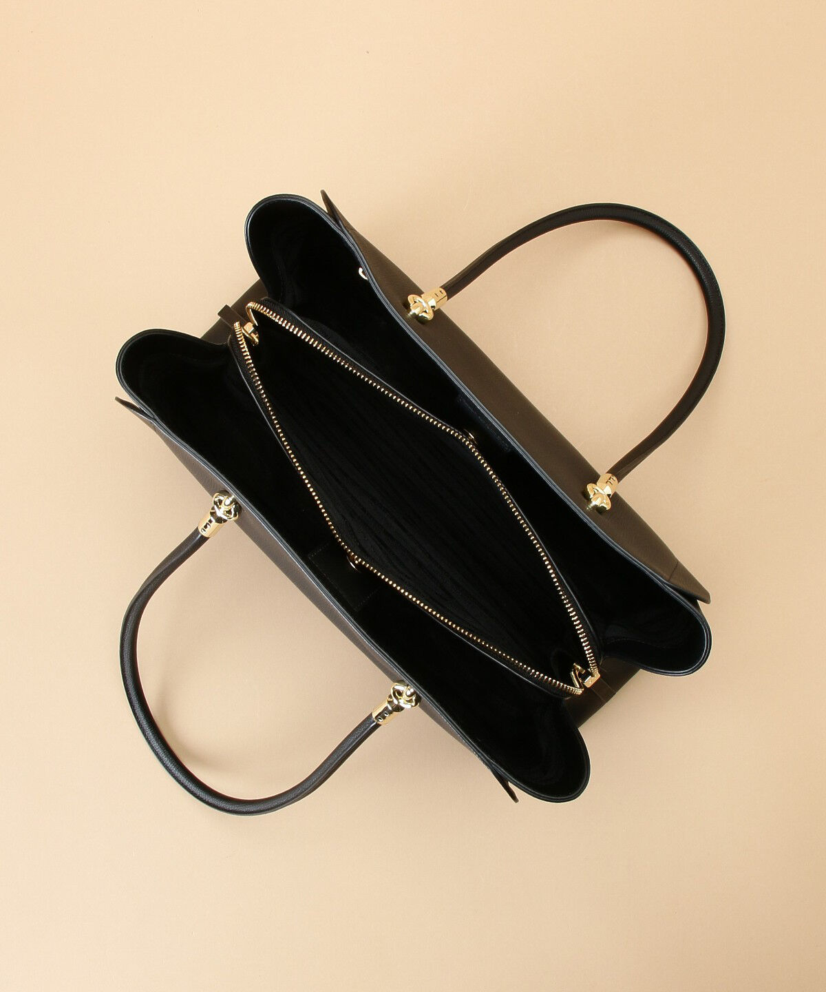 Samantha Thavasa「アベクトワ レザースクエアトートバッグ 大サイズ」|トートバッグ|