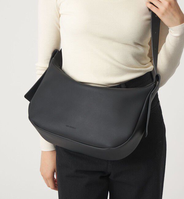 ODETTE E ODILE「＜ADD CULUMN＞ LOOP M」|ショルダー・メッセンジャー|BLACK