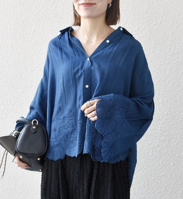 SHIPS any「SHIPS any:〈手洗い可能〉シアー デニム フラワー エンブロ タック シャツ」|シャツ・ブラウス|