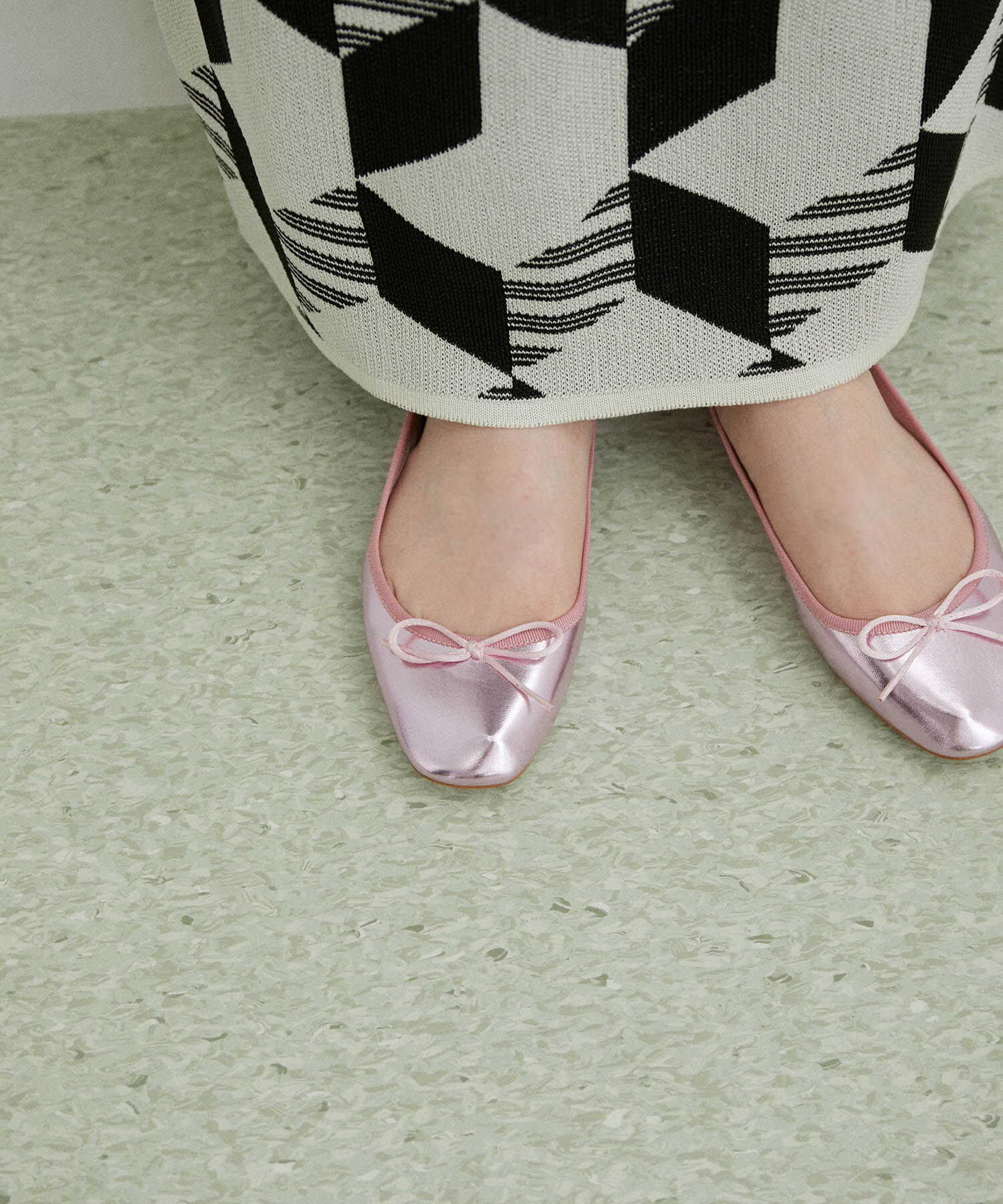 ADAM ET ROPE'「【サステナブル】メタリックバレエ」|バレエシューズ|