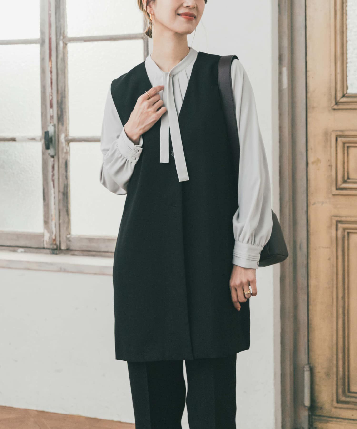 URBAN RESEARCH DOORS「リボンポイントタックブラウス」|シャツ・ブラウス|