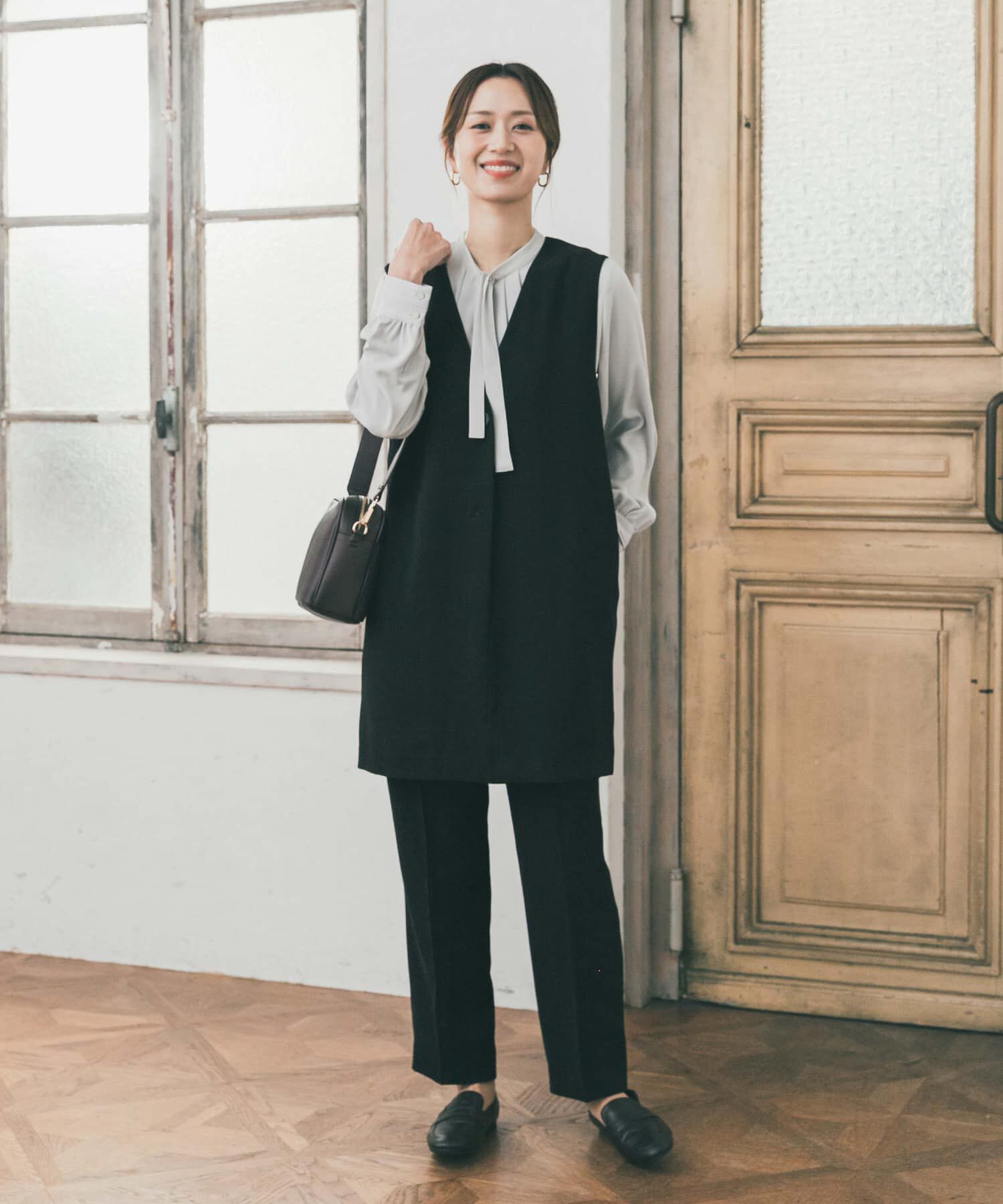 URBAN RESEARCH DOORS「リボンポイントタックブラウス」|シャツ・ブラウス|