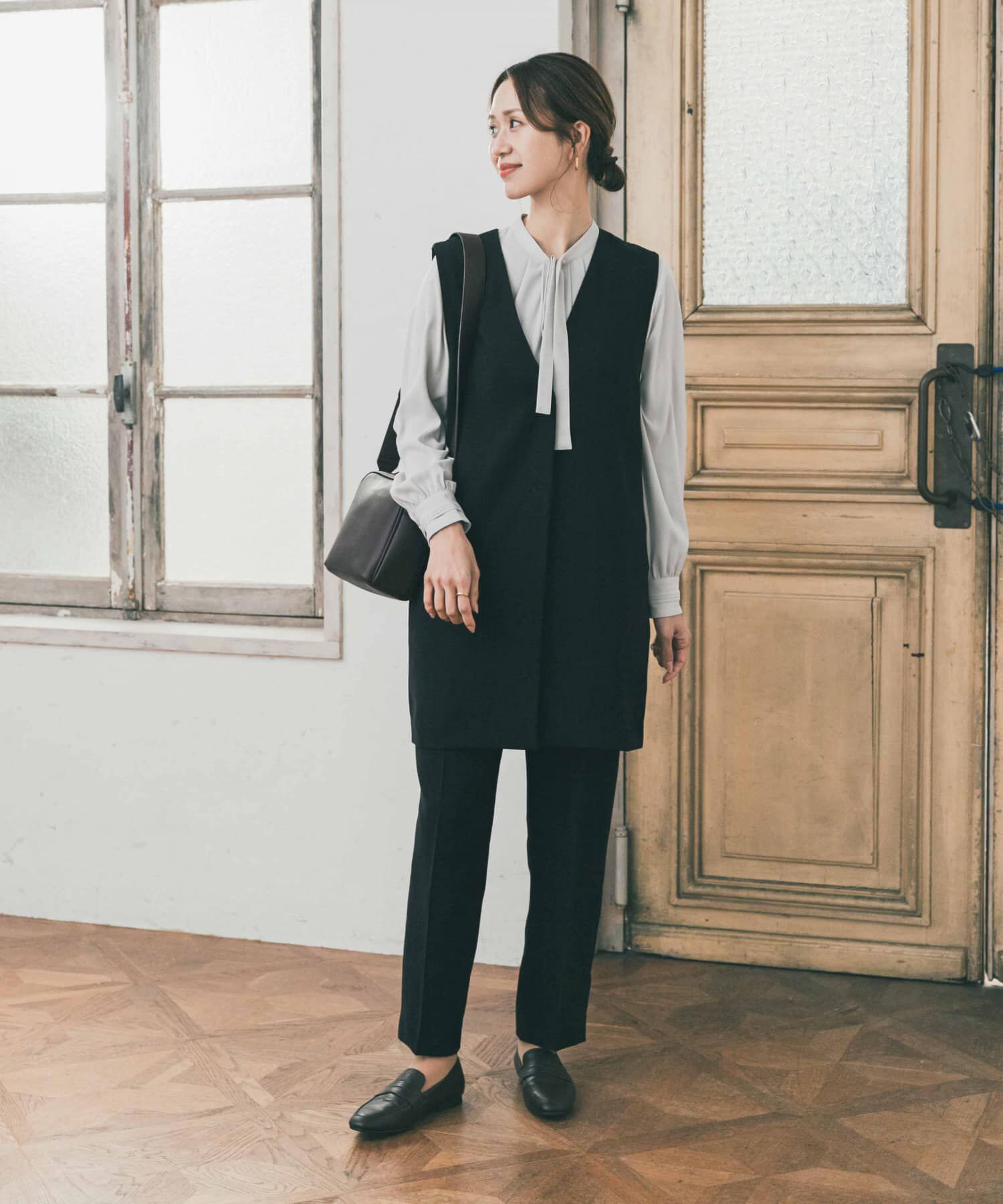 URBAN RESEARCH DOORS「リボンポイントタックブラウス」|シャツ・ブラウス|