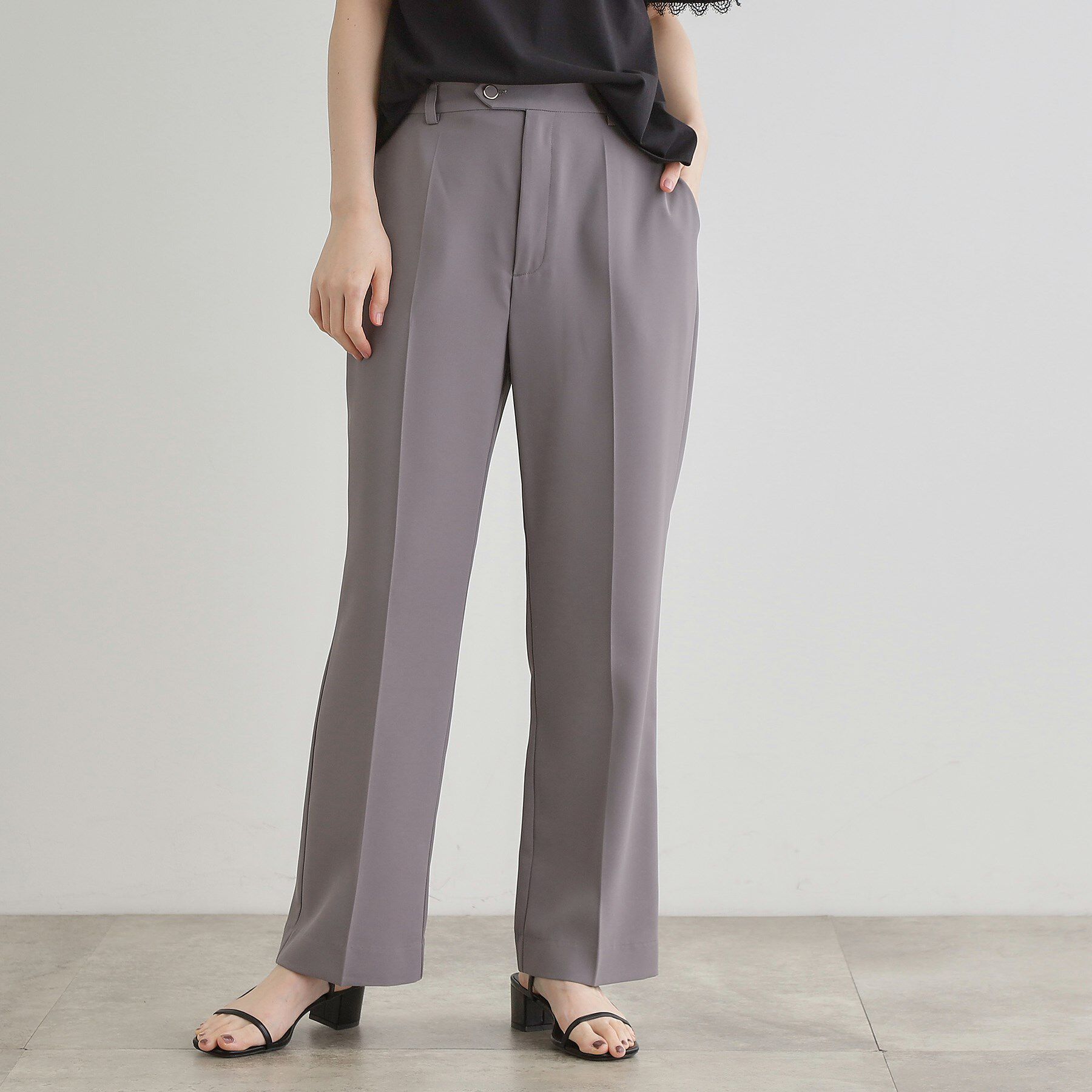 grove「ひんやり、すらり。夏の美シルエット ドレープストレートパンツ」|その他|グレー(012)