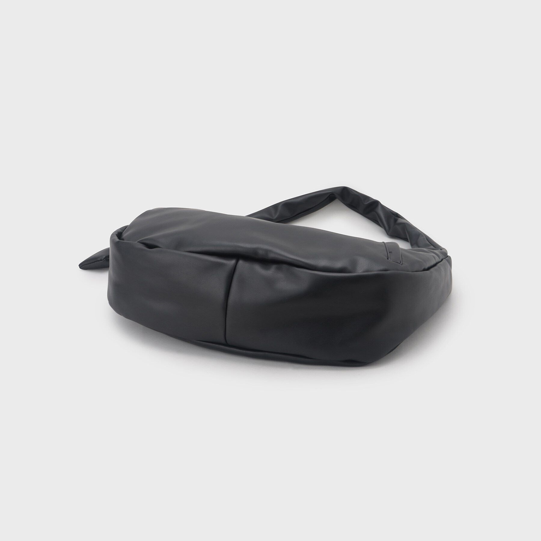 tk.TAKEO KIKUCHI「パテッドラウンドショルダーBAG」|ショルダー・メッセンジャー|