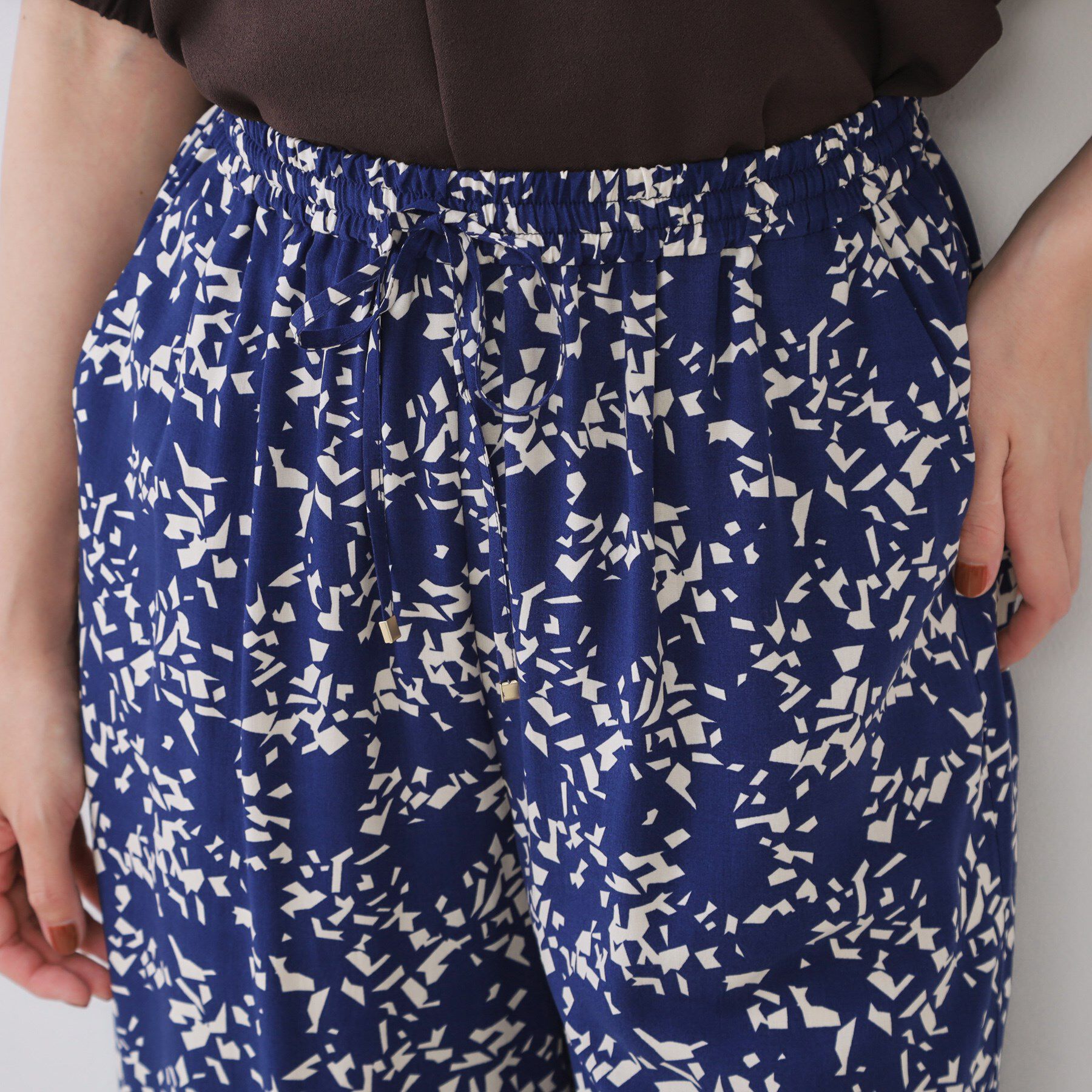 OPAQUE.CLIP「幾何柄プリントイージーワイドパンツ/セットアップ対応【洗える】」|その他|