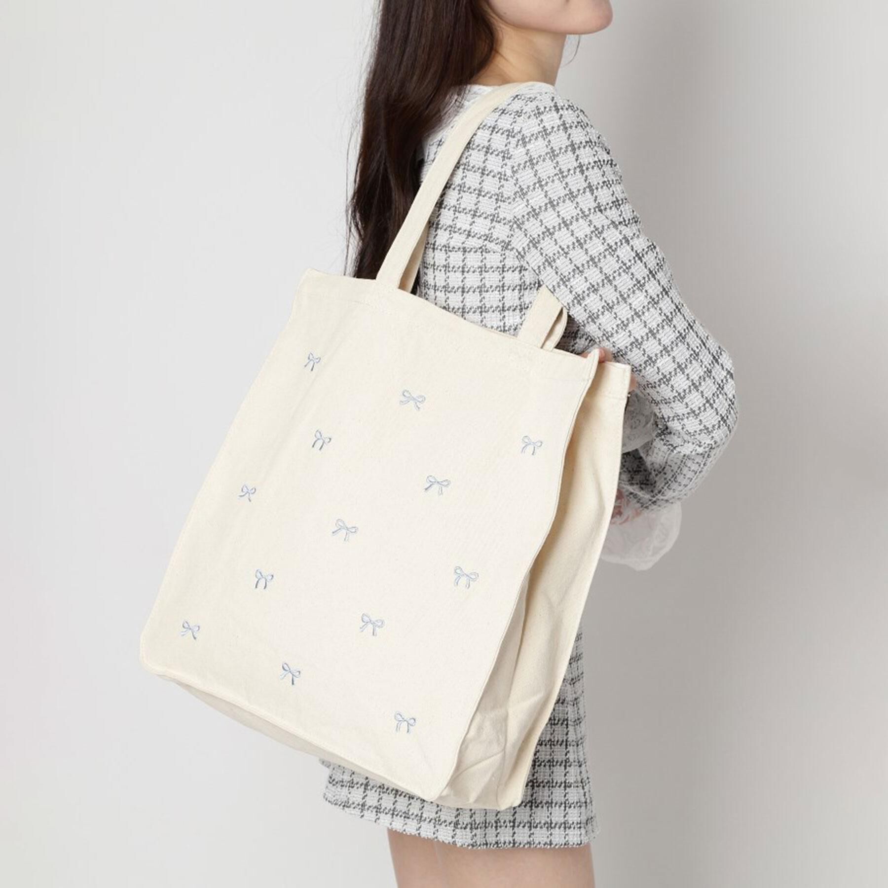 Ober Tashe「【新生活・新学期】リボン刺繍キャンバストートバッグ」|トートバッグ|アイボリー(004)