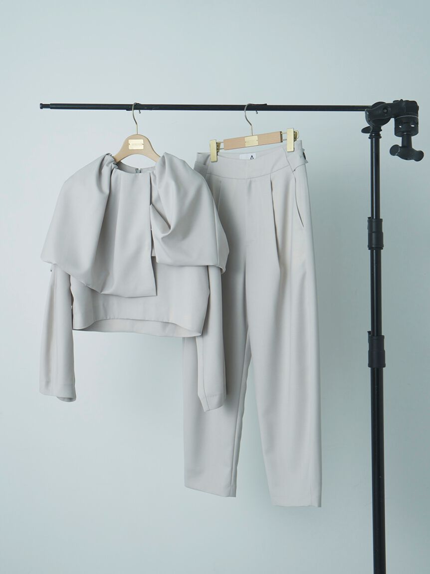 emmi atelier「【emmi atelier】金子綾 コラボケープ付きブラウス」|シャツ・ブラウス|