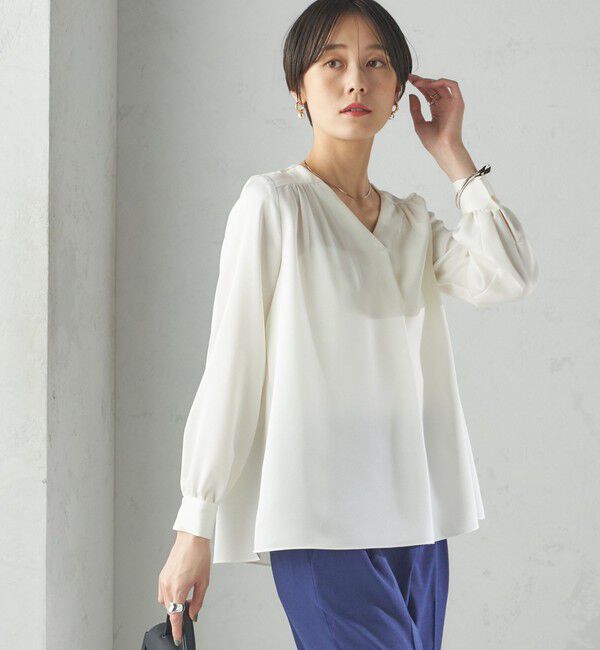 SHIPS for women「〈手洗い可能〉バックサテン Vネック ロング スリーブ ブラウス」|シャツ・ブラウス|オフホワイト