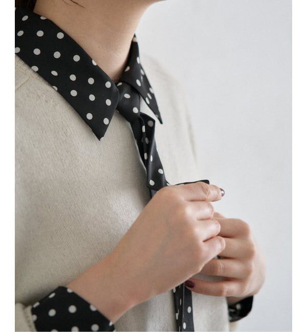 IENA「《WEB限定/追加4予約》サテンドットタイ付ブラウス」|シャツ・ブラウス|