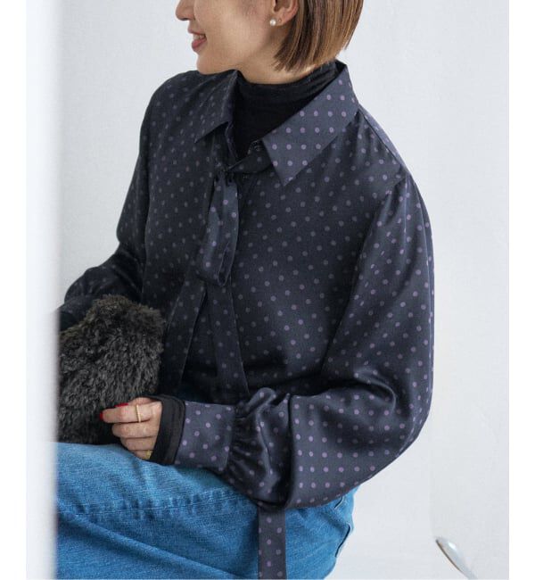 IENA「《WEB限定/追加4予約》サテンドットタイ付ブラウス」|シャツ・ブラウス|