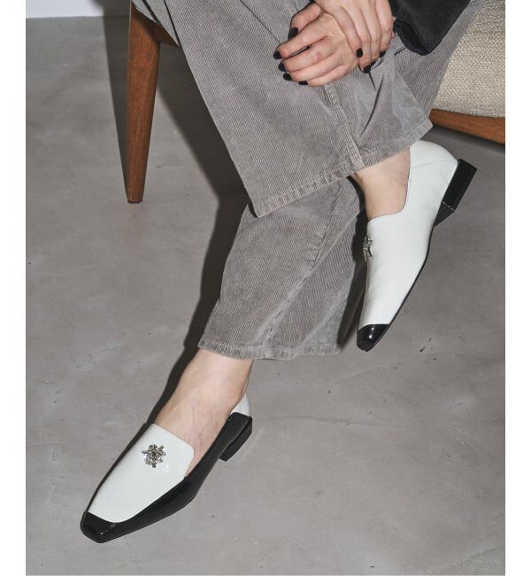 GRISE「GRISEレザーナロースクエアモチーフローファー」|ローファー|