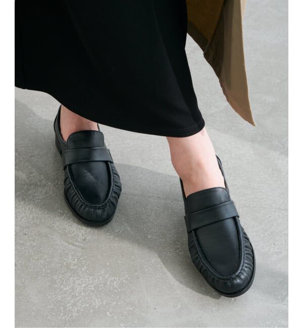  「レザーギャザーローファー」|ローファー|ブラック A