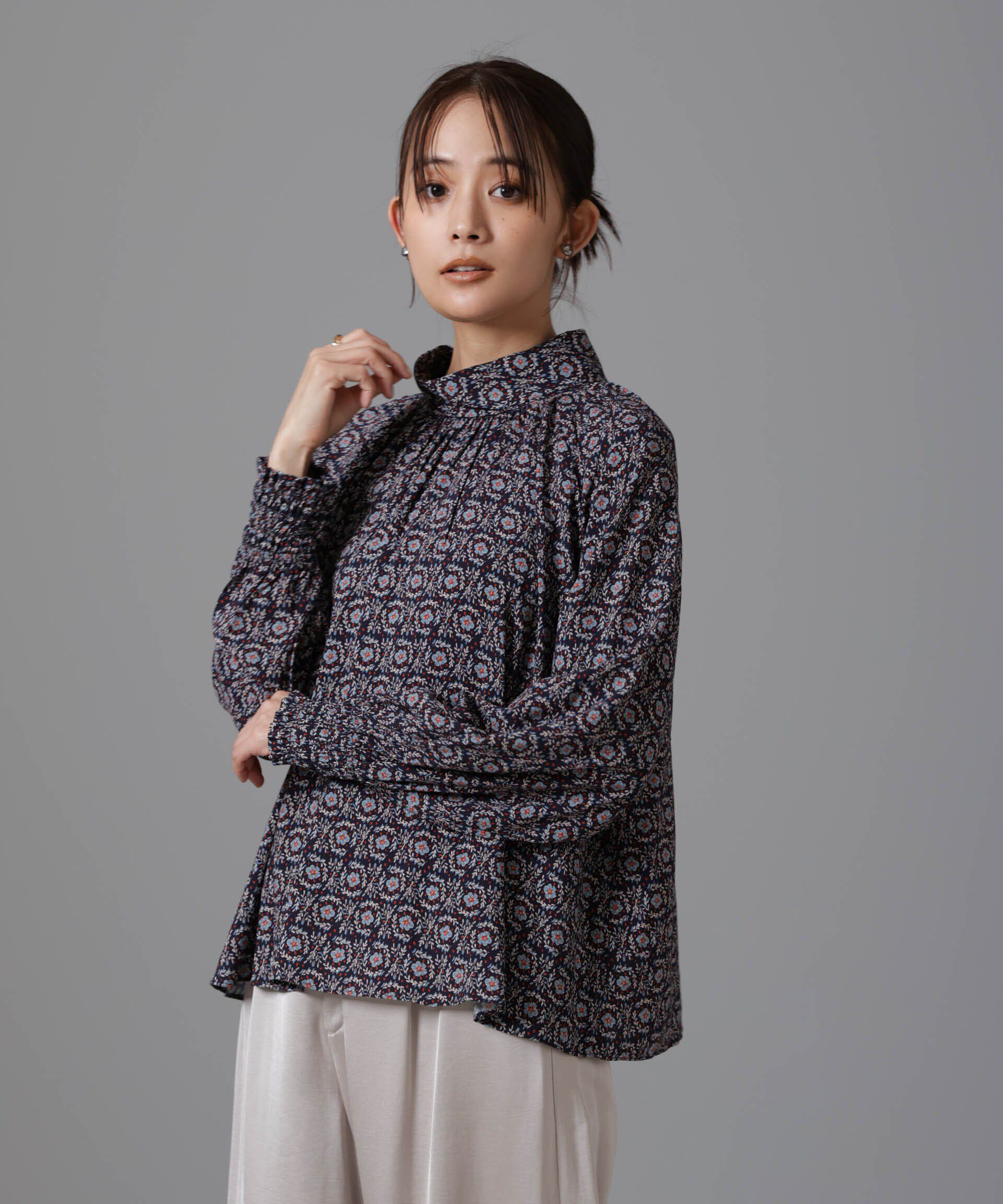 nano･universe「サークルフラワープリントギャザーブラウス」|シャツ・ブラウス|