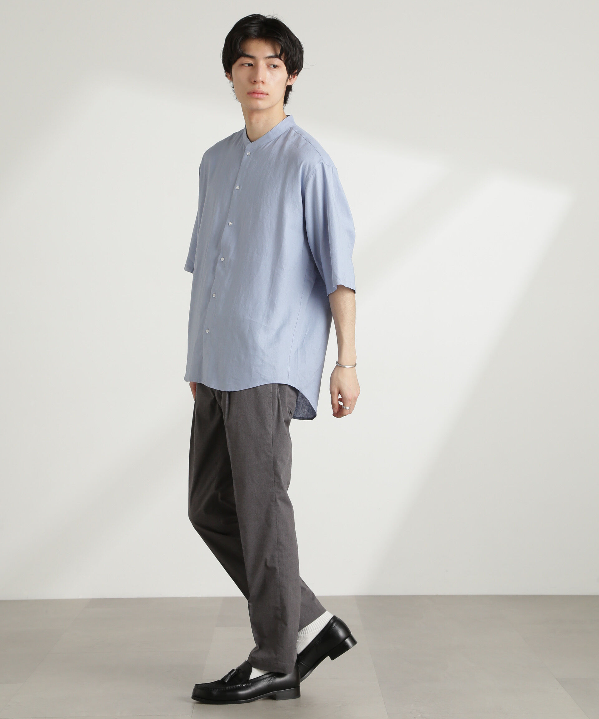 nano･universe「アンチスメルリネン バンドカラーシャツ 半袖」|シャツ・ブラウス|