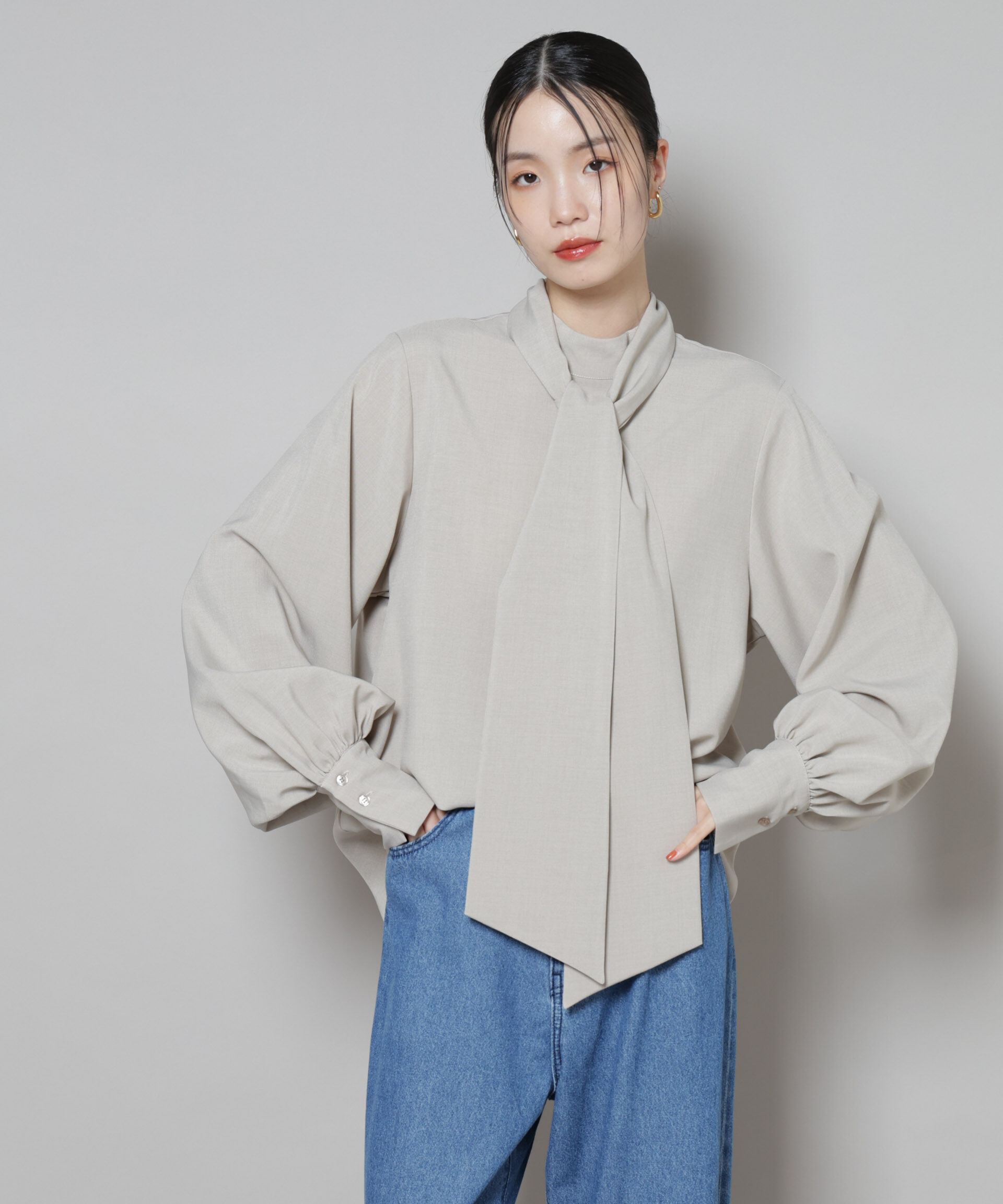 nano･universe「ボータイ取り外し可能2wayブラウス」|シャツ・ブラウス|グレージュ3