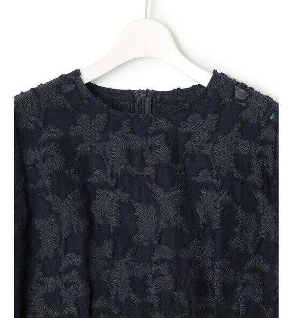 23区「【VERY掲載】ボタニカル カットジャガード ペプラムブラウス」|シャツ・ブラウス|