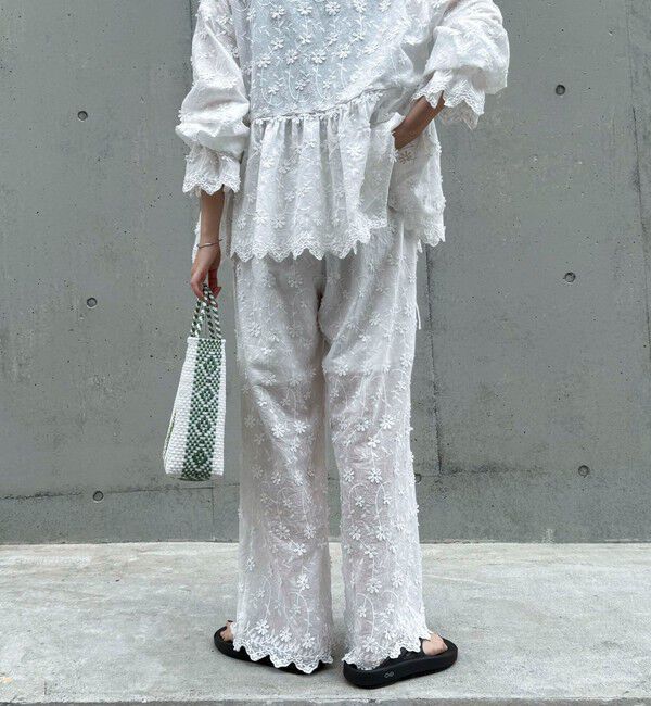 fredy emue「3D刺繍スカラップイージーパンツ」|チノ|