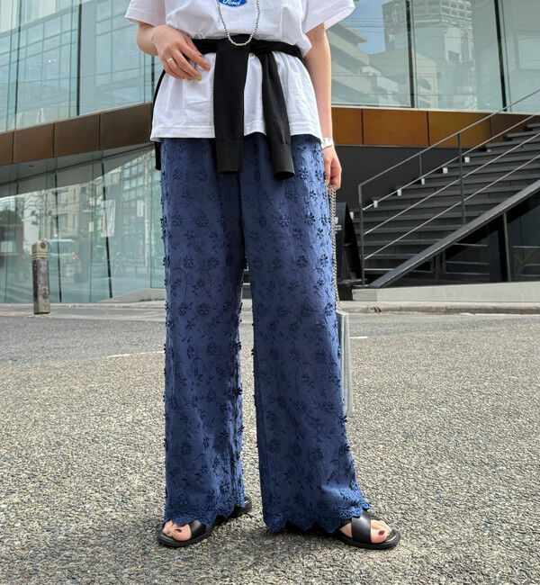 fredy emue「3D刺繍スカラップイージーパンツ」|チノ|